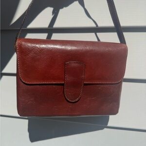 Elegant Brown Leather Shoulder Bag